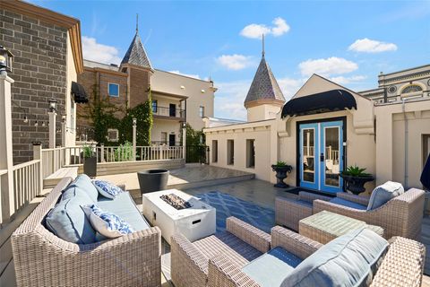 Condo For Sale - 2102 Post Office Street #1<br/> Galveston, TX 77550