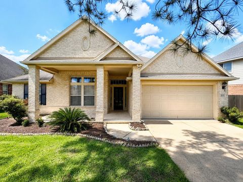 Photo of 3043 Summercrest Drive, Pearland, TX 77584 (MLS # 70816868)