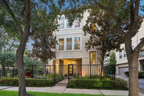 Photo of 4738 Banning Drive, Houston, TX 77027 (MLS # 47208095)