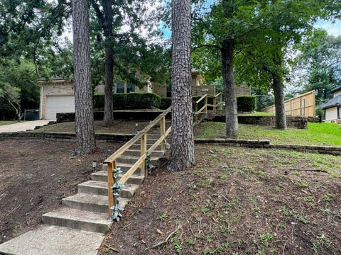Homes For Rent - 2232 Azalea Circle Circle<br/> Huntsville, TX 77340