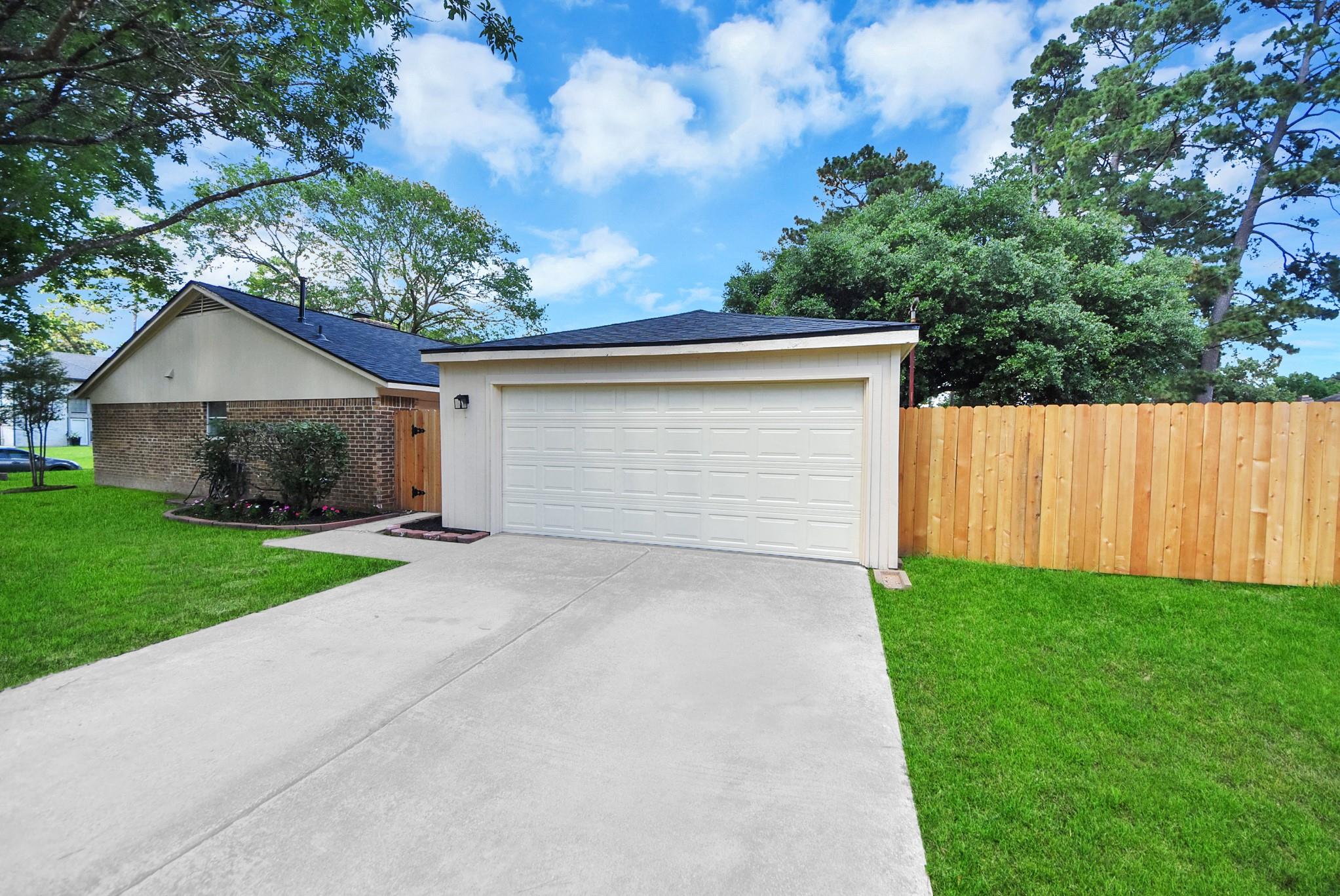 2402 Rolling Glen Drive