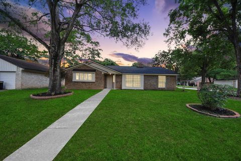 Photo of 2402 Rolling Glen Drive, Spring, TX 77373 (MLS # 21540502)