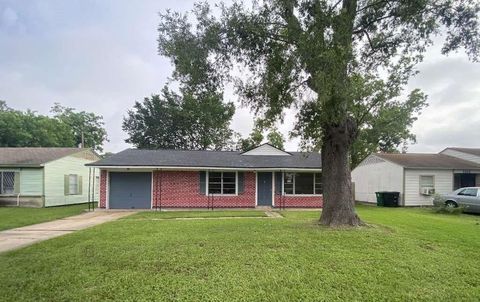 Photo of 5715 Belmark Street, Houston, TX 77033 (MLS # 69276501)