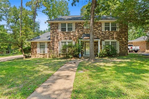 Photo of 2108 Greentree Drive, Huntsville, TX 77340 (MLS # 11105667)