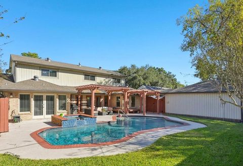 Photo of 12527 Honeywood Trail, Houston, TX 77077 (MLS # 23999676)