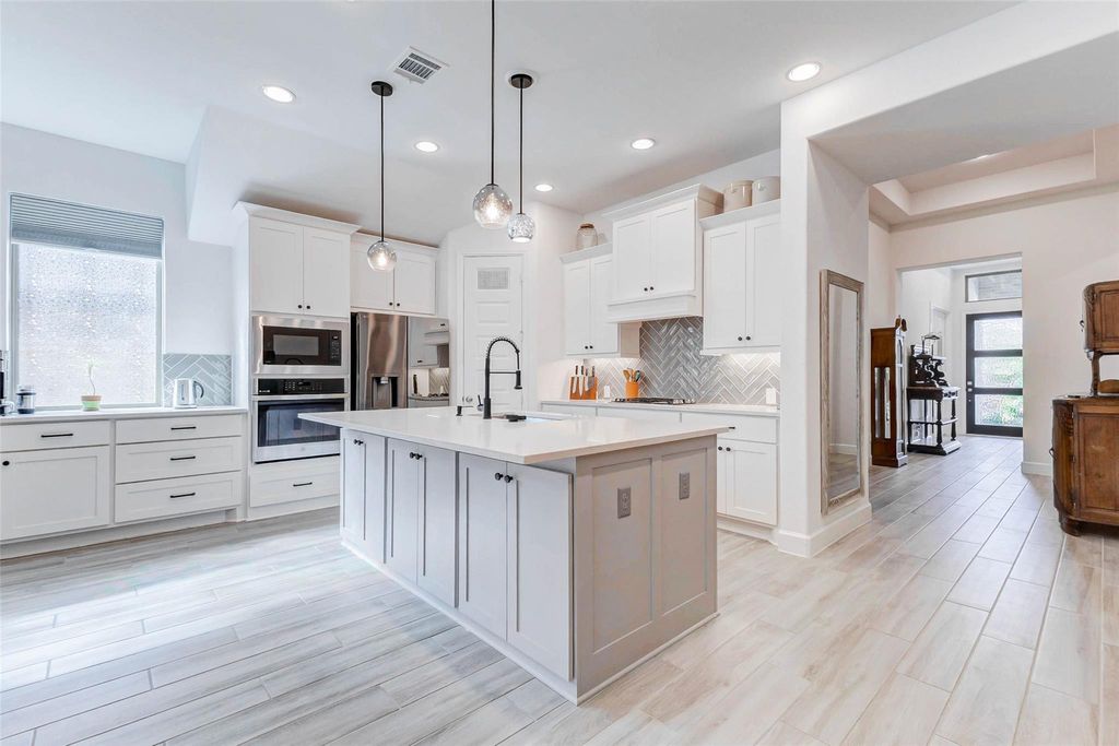 Photo of 5130 Albany Shores Lane, Fulshear, TX 77441 (MLS # 32212416)