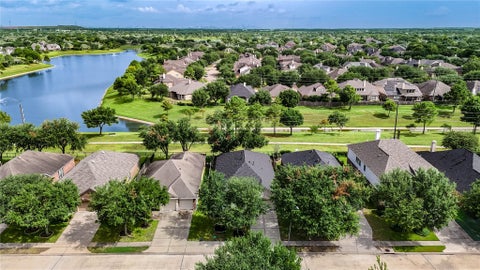Photo of 13401 Highland Lake Lane, Pearland, TX 77584 (MLS # 54463345)