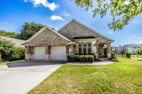 Photo of 94 La Costa Drive, Montgomery, TX 77356 (MLS # 12409172)