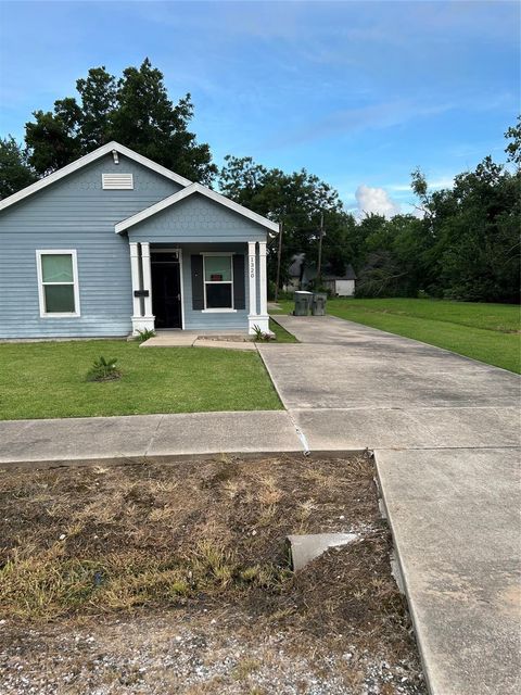 1320 9th Street Port Arthur TX 77640