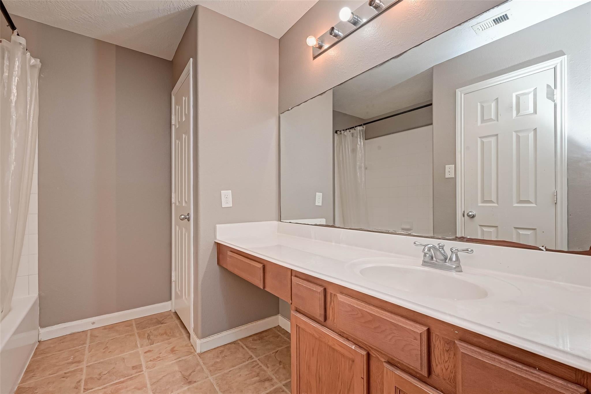 2914 Legends Knoll Drive