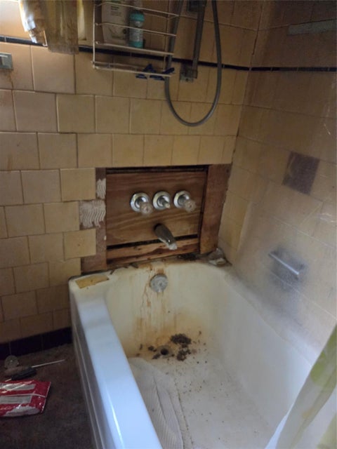Tiny photo for 421 S La Salle ST, Navasota, TX 77868 (MLS # 82740828)