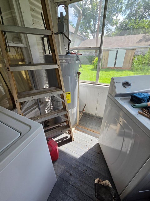 Tiny photo for 421 S La Salle ST, Navasota, TX 77868 (MLS # 82740828)