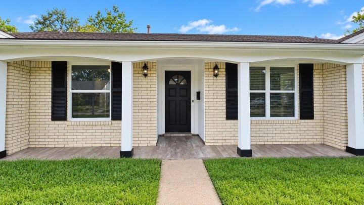 Photo 1 of 50 — 5527 Wigton Drive, Houston, TX 77096