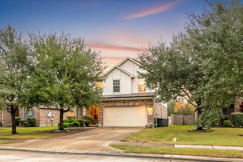 Photo of 6715 Strawberry Brook Lane, Dickinson, TX 77539 (MLS # 42727087)