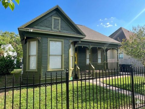 Photo of 1518 Freeman Street, Houston, TX 77009 (MLS # 10489821)