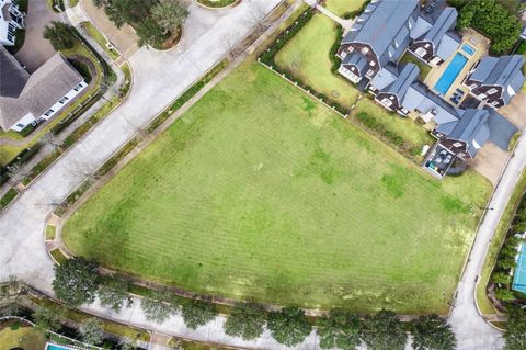 26 East Shore Dr The Woodlands TX 77380