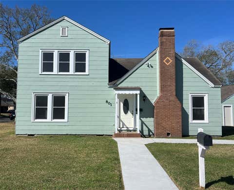 Photo of 801 Avenue F St, El Campo, TX 77437 (MLS # 40887855)
