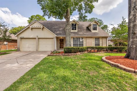 Photo of 3004 Cloverdale Drive, League City, TX 77573 (MLS # 71587773)