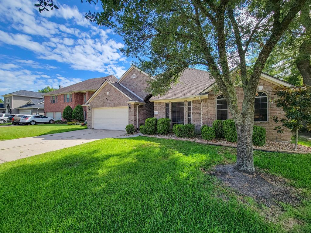 Photo of 18511 Falcon Crest Drive, Humble, TX 77346 (MLS # 92637012)