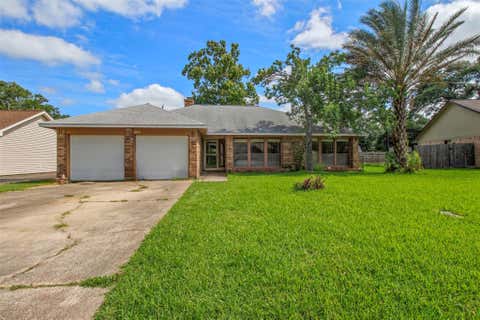 Homes For Sale - 206 Stanford Street<br/> Lake Jackson, TX 77566