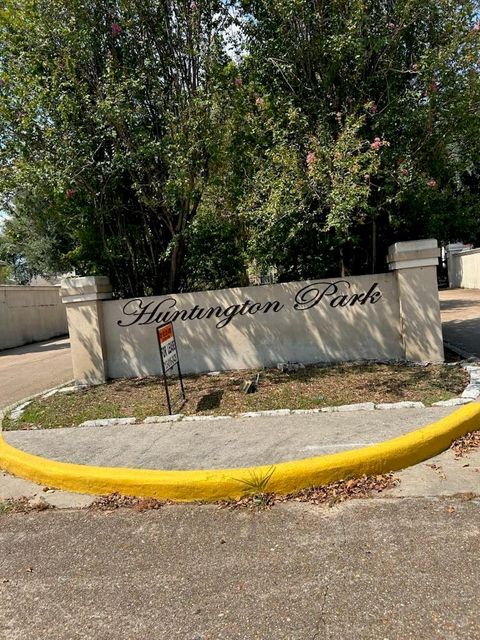 Photo of 4444 N Victory Drive #1206, Houston, TX 77088 (MLS # 20442288)