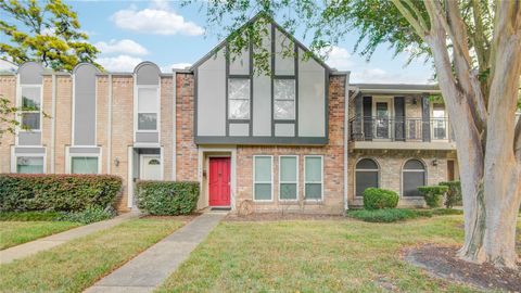 Photo of 1334 Country Place Drive, Houston, TX 77079 (MLS # 10882373)