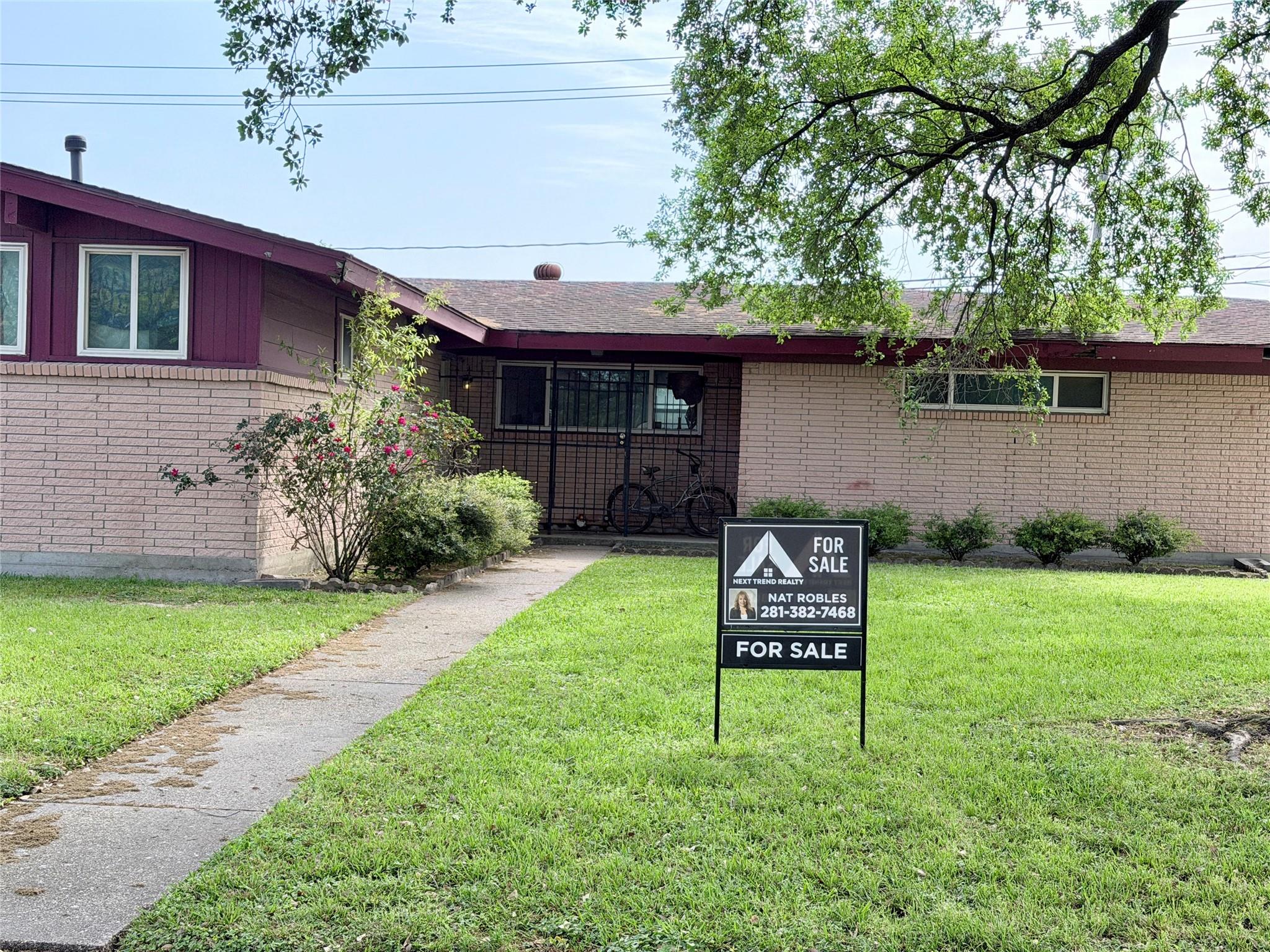 9202 Sunnywood Drive