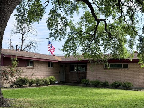 Photo of 9202 Sunnywood Drive, Houston, TX 77088 (MLS # 53335386)