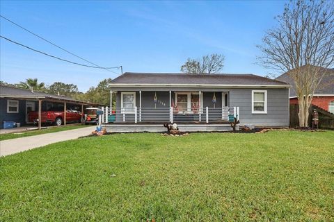 Photo of 1118 West Drive, Port Neches, TX 77651 (MLS # 61974795)