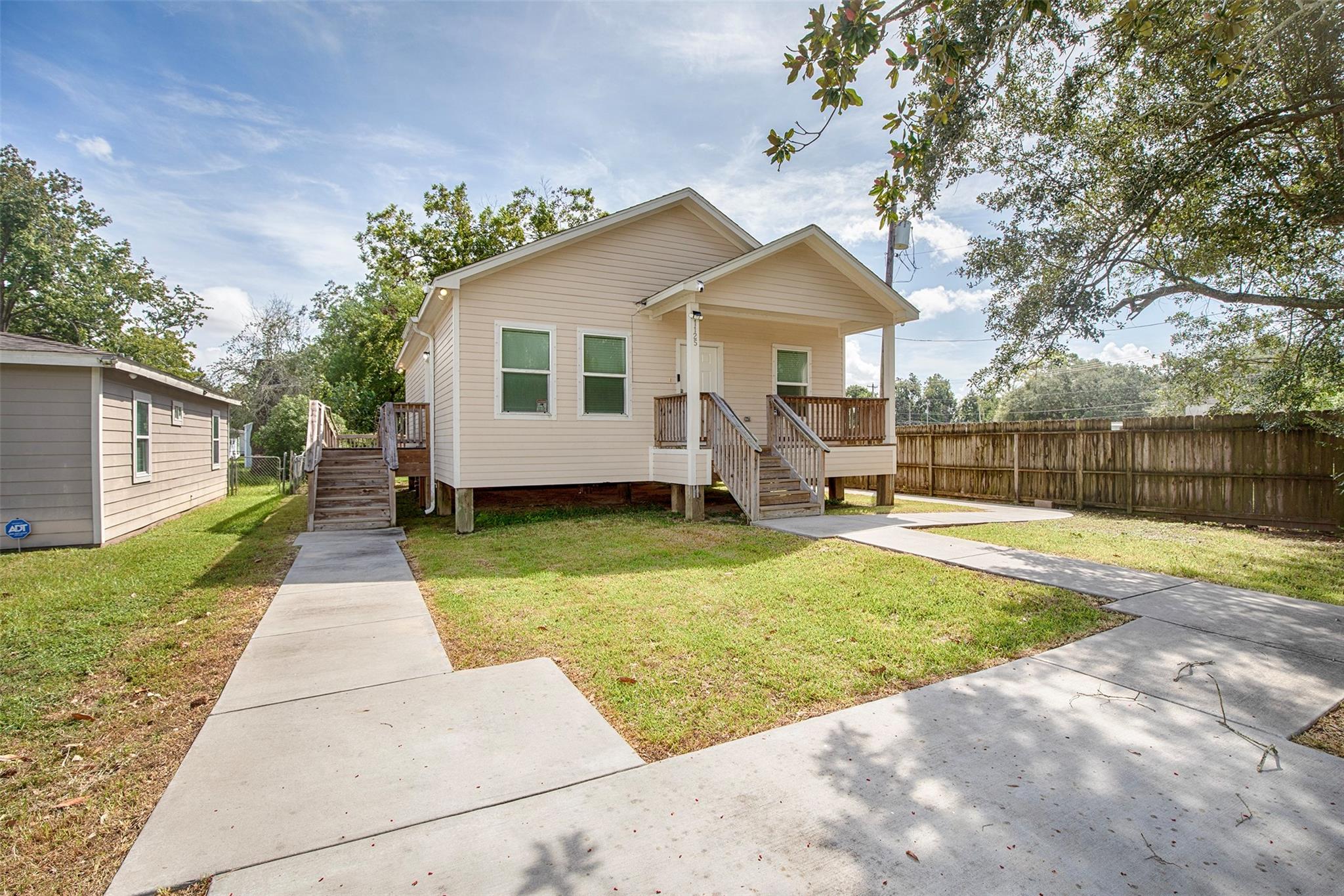 1125 Lake Road