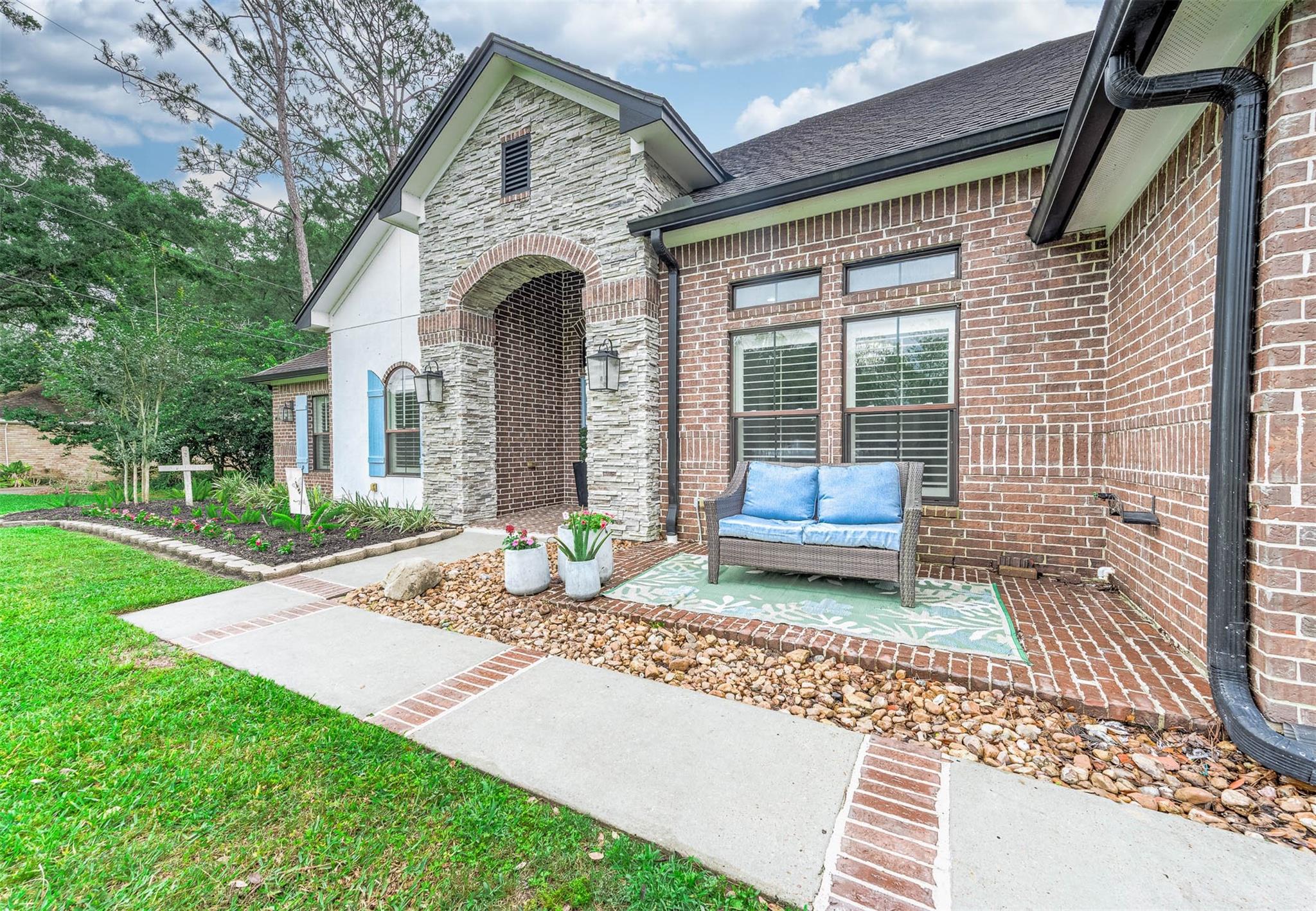 201 Hillcrest Drive