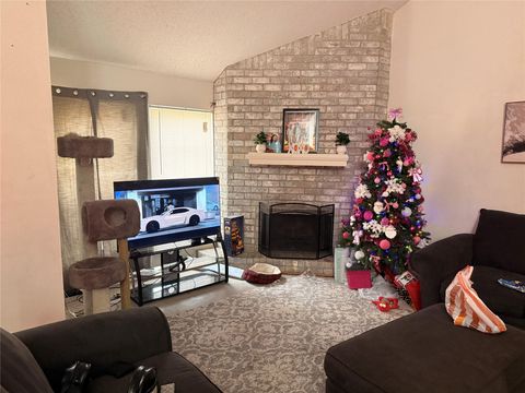 Townhouse For Sale - 5747 Easthampton Dr #D<br/> Houston, TX 77039