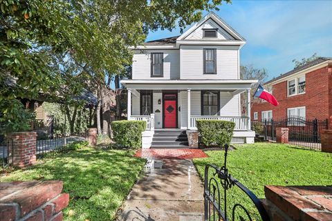 1214 Heights Boulevard Houston TX 77008