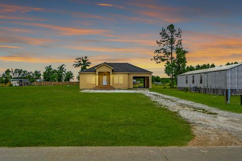 Photo of 3816 Road 5210, Cleveland, TX 77327 (MLS # 69695477)