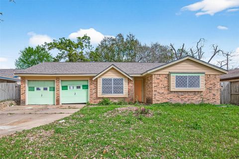 Photo of 9606 Pagewood Lane, Houston, TX 77063 (MLS # 55323955)