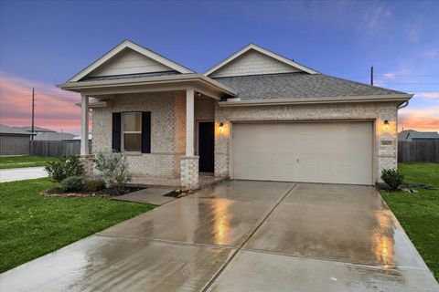 Photo of 14603 Rain Tree Drive, Mont Belvieu, TX 77523 (MLS # 31304136)
