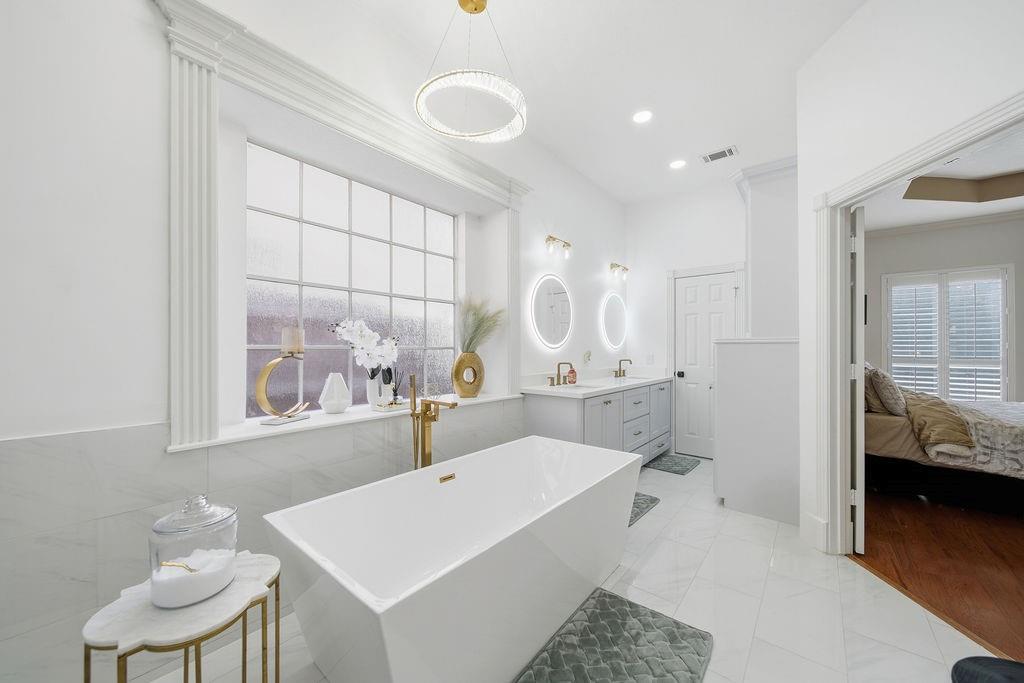 5811 Desert Oak Way