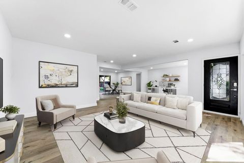 Photo of 910 Beaver Bend Road, Houston, TX 77088 (MLS # 75408382)