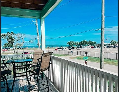 Photo of 1113 San Jacinto Street, La Porte, TX 77571 (MLS # 93593976)