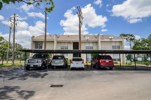 1950 Spenwick Drive 302 Houston TX 77055