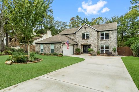 Photo of 153 N Rainbow Ridge Circle, The Woodlands, TX 77381 (MLS # 92125430)