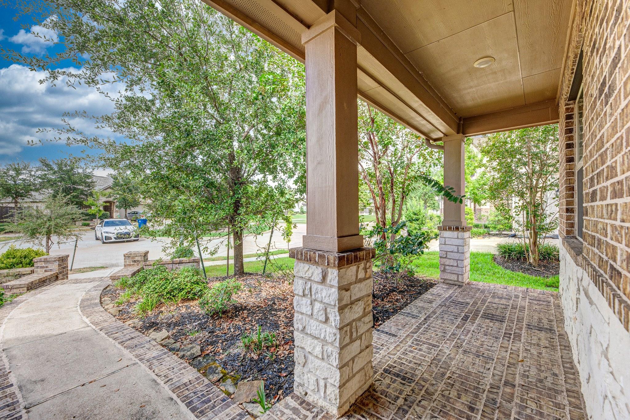 16611 Highland Country Drive
