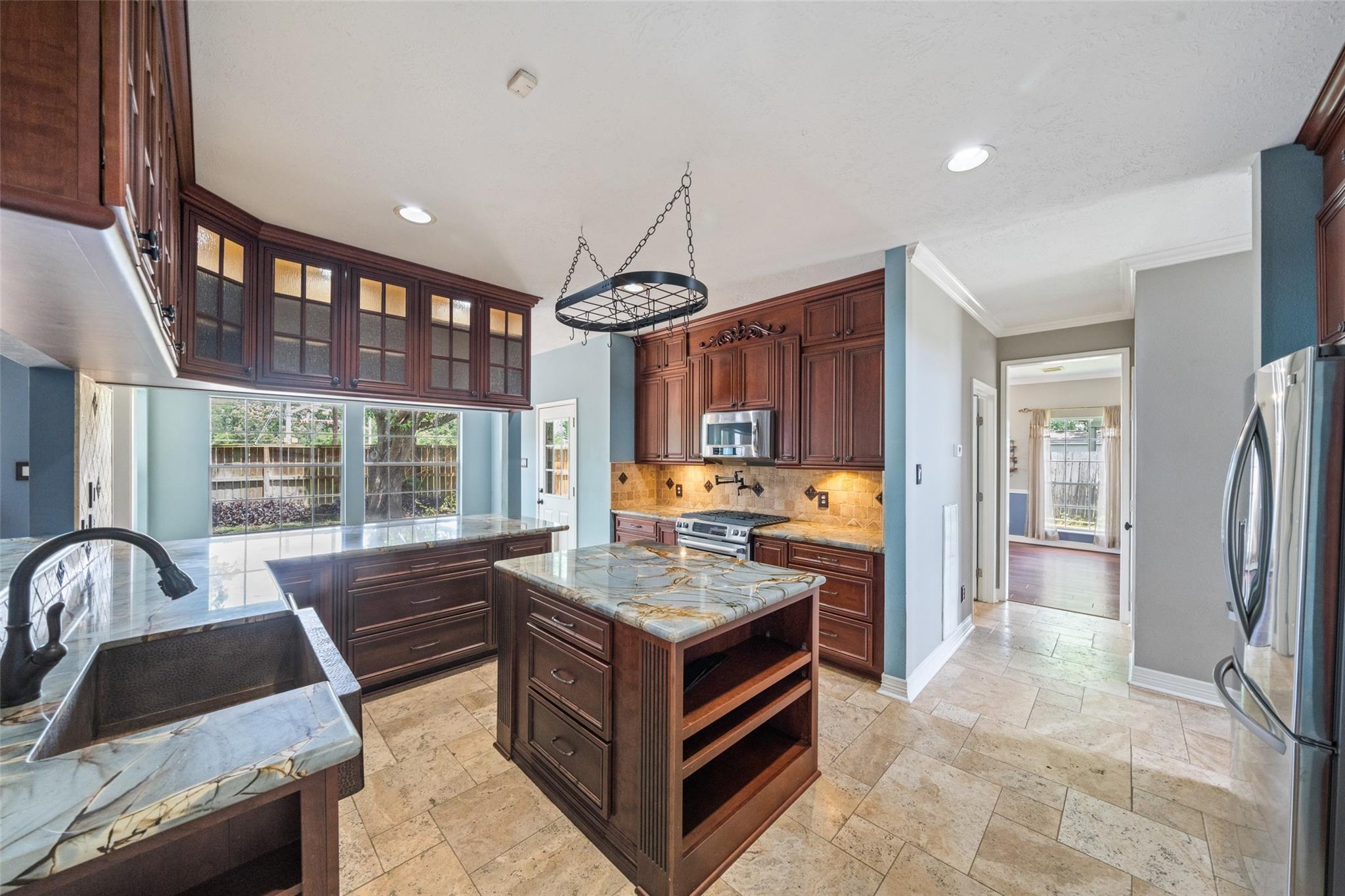 2502 Sea Horse Court