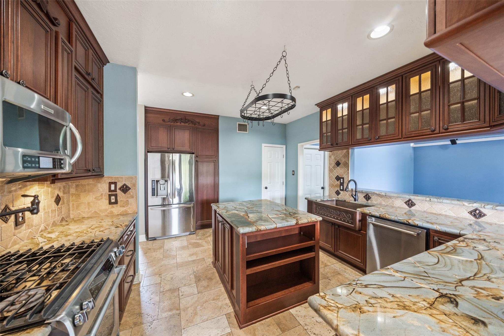 2502 Sea Horse Court