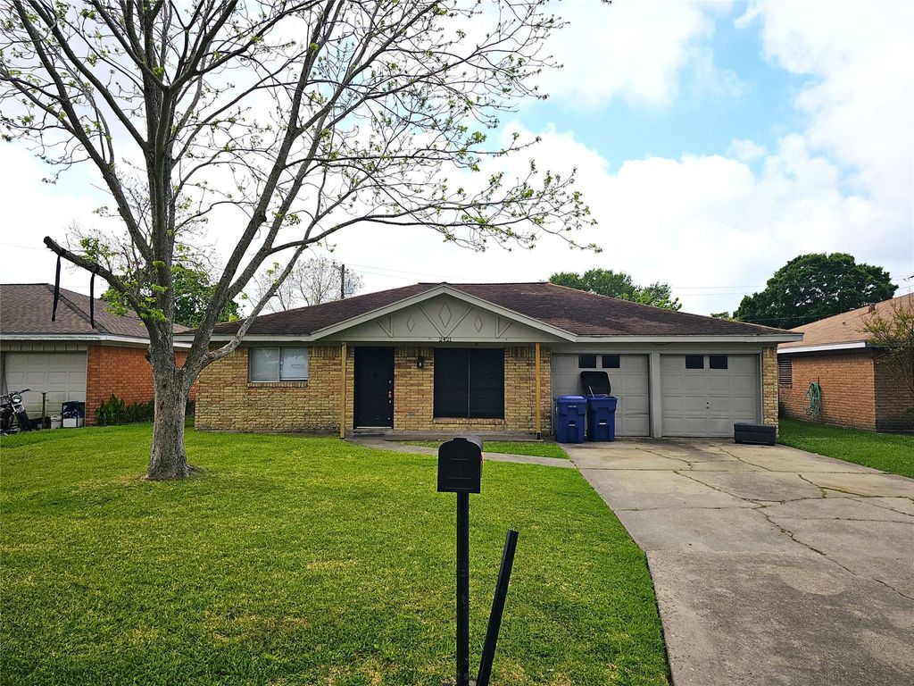 Photo of 2421 16th Avenue N, Texas City, TX 77590 (MLS # 46825918)