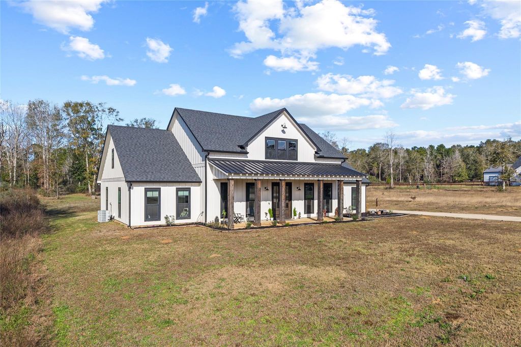 Photo of 110 Quiet Springs Trail, Willis, TX 77378 (MLS # 32401424)