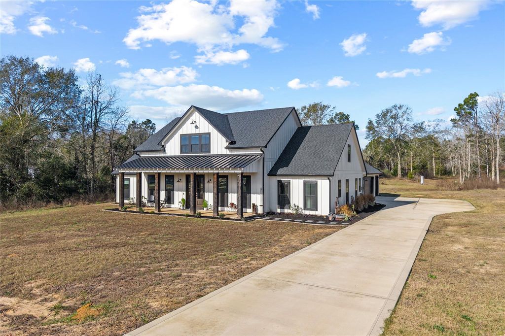 Photo of 110 Quiet Springs Trail, Willis, TX 77378 (MLS # 32401424)