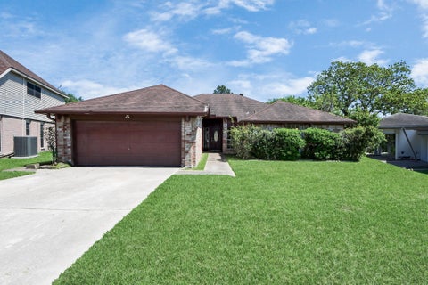Photo of 2406 Duchess Way Way, Stafford, TX 77477 (MLS # 9992186)