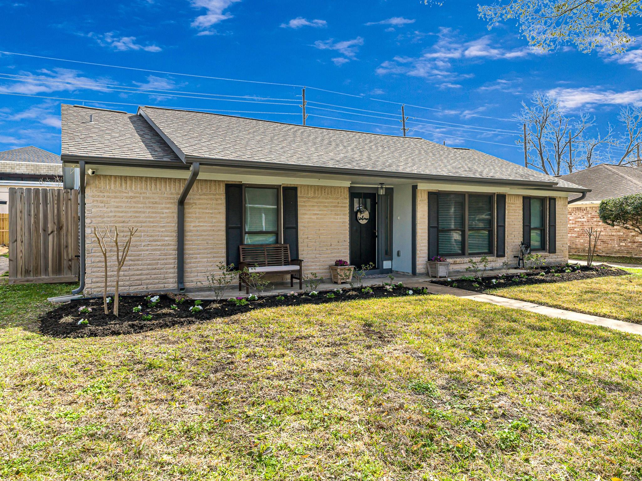 435 Gentilly Drive