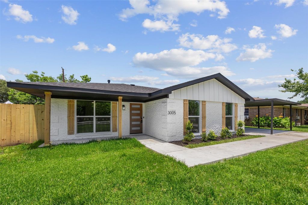 Photo of 3005 Barberry Drive, Houston, TX 77051 (MLS # 54219116)